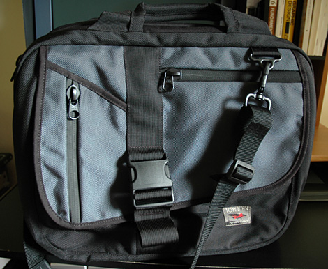 Tom Bihn Empire Builder (Image property of OhGizmo!)