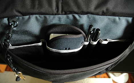 Tom Bihn Empire Builder (Image property of OhGizmo!)