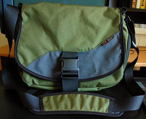 Tom Bihn Imago Yin (Image property of OhGizmo)