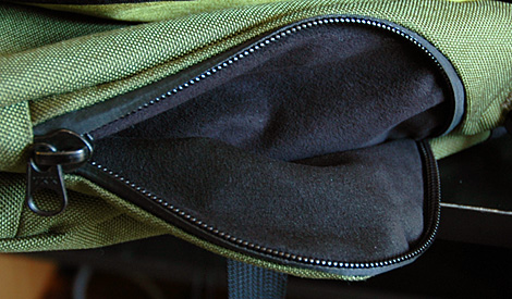 Tom Bihn Imago Yin (Image property of OhGizmo)