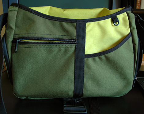 Tom Bihn Imago Yin (Image property of OhGizmo)