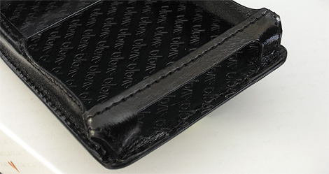 Vaja Nokia E61 Leather Case (Image property of OhGizmo)