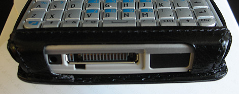 Vaja Nokia E61 Leather Case (Image property of OhGizmo)