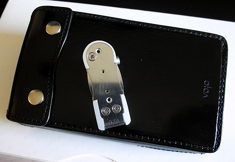 Vaja Nokia E61 Leather Case (Image property of OhGizmo)