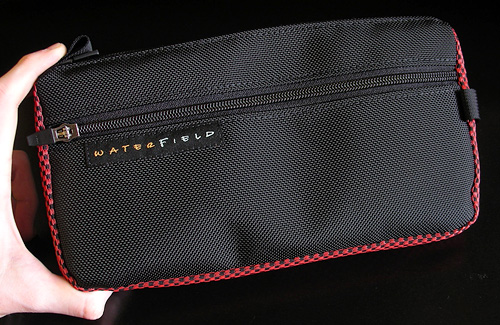 WaterField Designs Large iPod Gear Pouch (Image property of OhGizmo)