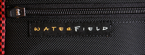 WaterField Designs Large iPod Gear Pouch (Image property of OhGizmo)
