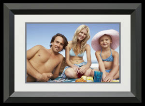 PhotoVu PV1965w 19in digital picture frame (image via PhotoVu)