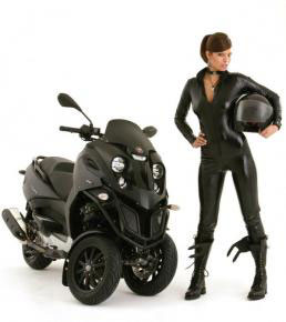 Piaggio Hybrid Scooter (image via Sci Fi Tech)