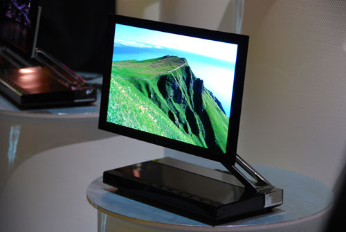 [CES 2008] Sony 11″ Production OLED TVs | OhGizmo!