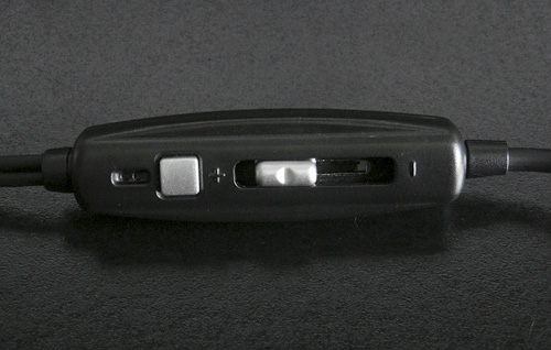 airdrives_iphone_10 AirDrives Interactive Earphones For iPhone (Image property of OhGizmo!)
