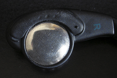 airdrives_iphone_7 AirDrives Interactive Earphones For iPhone (Image property of OhGizmo!)