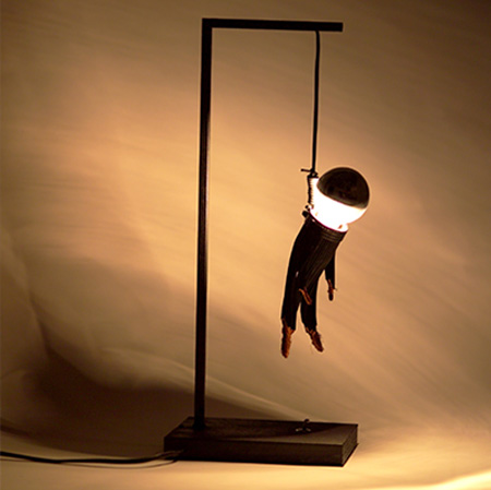 Colgao Lamp (Image courtesy enPieza! Studio)
