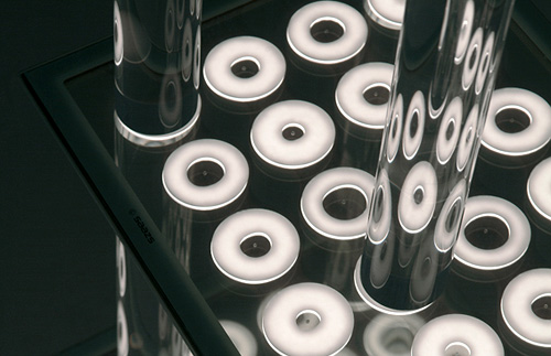 Planilum Light Emitting Glass (Image courtesy Saazs)