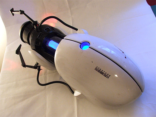 portalgun_1 Portal Gun Replica (Image courtesy emilyskeith)