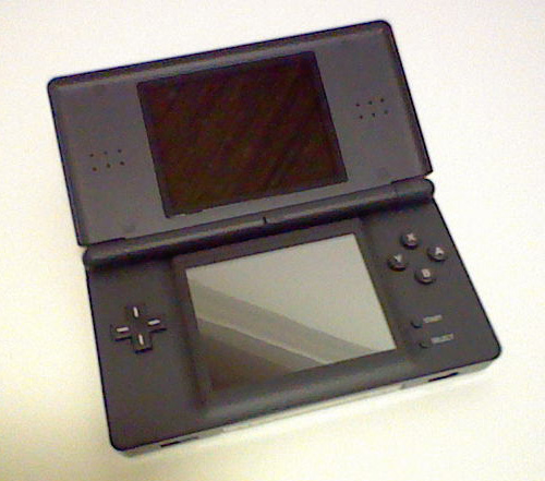 Nintendo DSi (Image property of OhGizmo!)