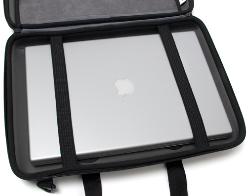 Cocoon 15" Laptop Case (Image property OhGizmo!)