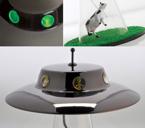 alien_abduction_lamp_4-thumb-550x486-26608
