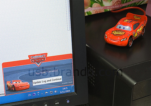Disney Cars USB Email Alert (Image courtesy USB.Brando.com)