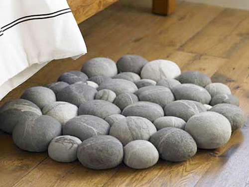 Clustered Felted Stone Mat