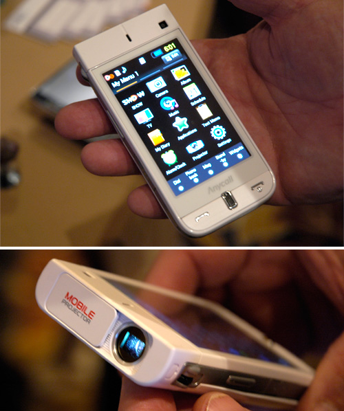 Samsung Projector Phone (Images property OhGizmo!)