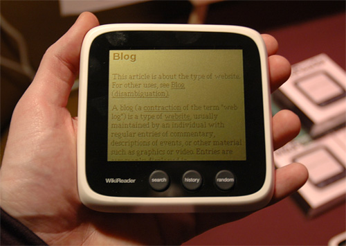 WikiReader (Image property OhGizmo!)