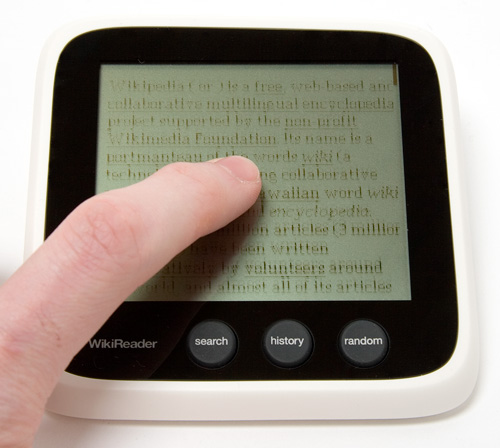 Openmoko WikiReader (Image property OhGizmo!)