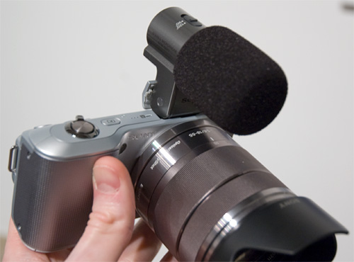 Sony NEX-5 & NEX-3 (Image property OhGizmo!)
