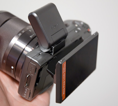 Sony NEX-5 & NEX-3 (Image property OhGizmo!)