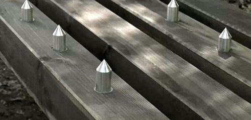 PAY & SIT Private Park Bench (Image courtesy Fabian Brunsing)
