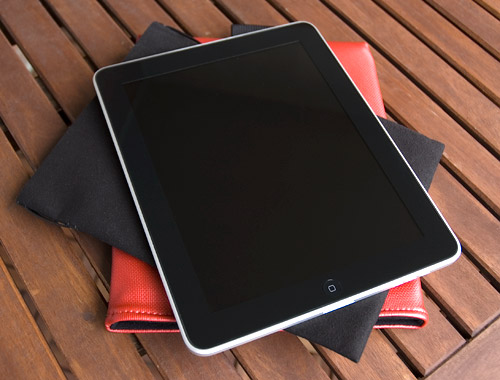 WaterField Designs iPad Slip Case & Suede Jacket (Image property OhGizmo!)
