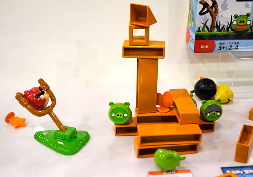 Angry Birds Knock On Wood Game (Image property OhGizmo!)