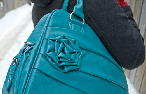 Jo Totes Stylish Rose Camera Bag (Image property OhGizmo!)