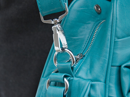 Jo Totes Stylish Rose Camera Bag (Image property OhGizmo!)