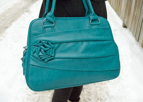 Jo Totes Stylish Rose Camera Bag (Image property OhGizmo!)