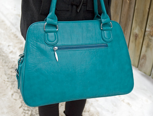 Jo Totes Stylish Rose Camera Bag (Image property OhGizmo!)