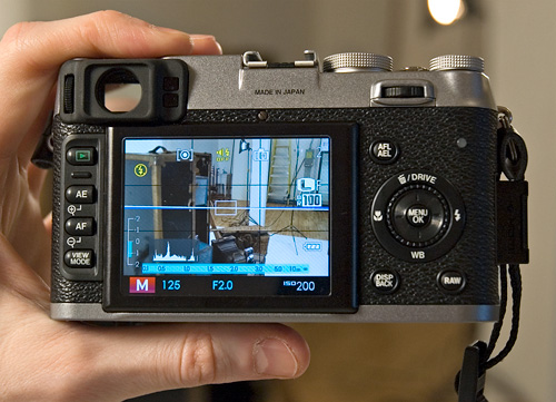 FujiFilm FinePix X100 (Image property OhGizmo!)
