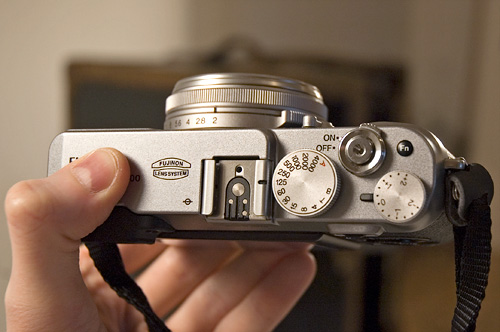 FujiFilm FinePix X100 (Image property OhGizmo!)