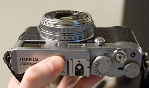 FujiFilm FinePix X100 (Image property OhGizmo!)