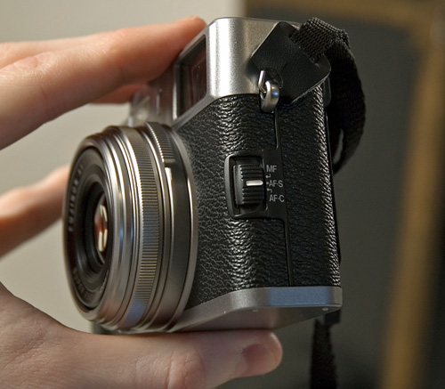 FujiFilm FinePix X100 (Image property OhGizmo!)