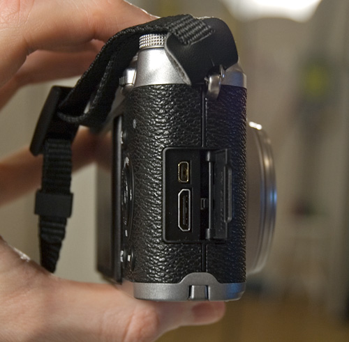 FujiFilm FinePix X100 (Image property OhGizmo!)
