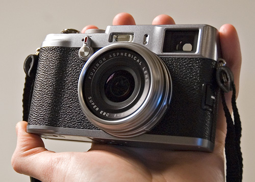 FujiFilm FinePix X100 (Image property OhGizmo!)