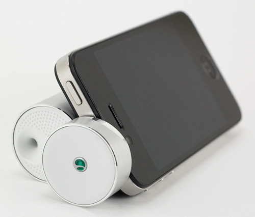 Sony Ericsson MS340 Speaker Stand (Image property OhGizmo!)