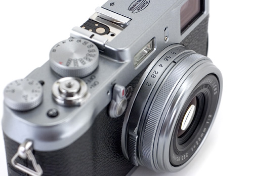 Fujifilm FinePix X100 (Image property OhGizmo!)