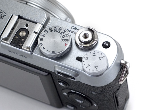 Fujifilm FinePix X100 (Image property OhGizmo!)