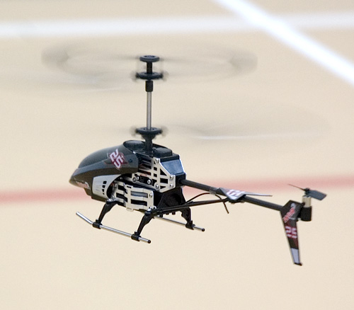 Wi-Fli RC Helicopter (Image property OhGizmo!)
