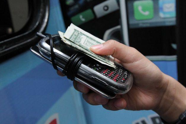 phone-valet