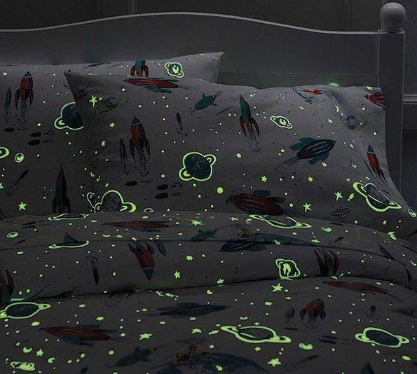 glow-in-the-dark-space-sheets-bedding-1