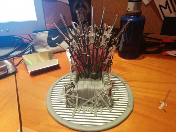 Game of Thrones Phone Stand C